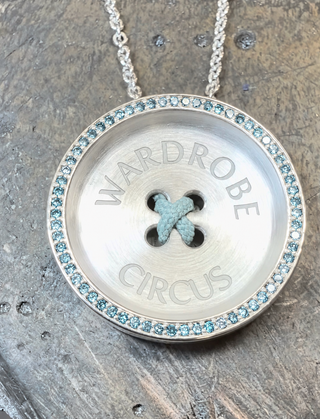 Colgante de botón con diamantes, plata 925, 0.5 ct | Wardrobe Circus
