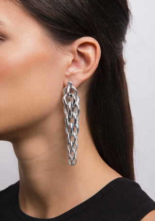 Silver 3D printed chain-link earring 