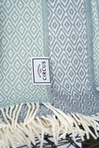 Water Green / Plain Grey